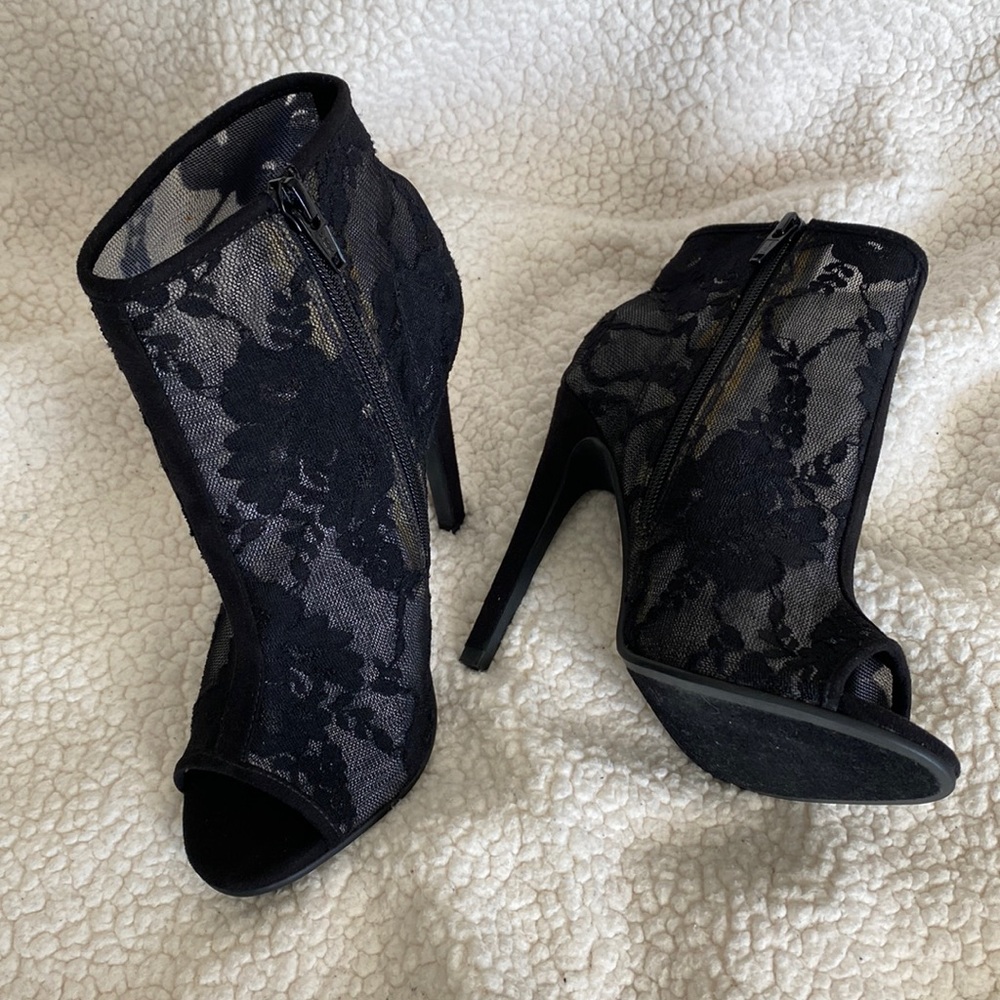 Shoemint “Cena” Peep Toe Floral Mesh Boots